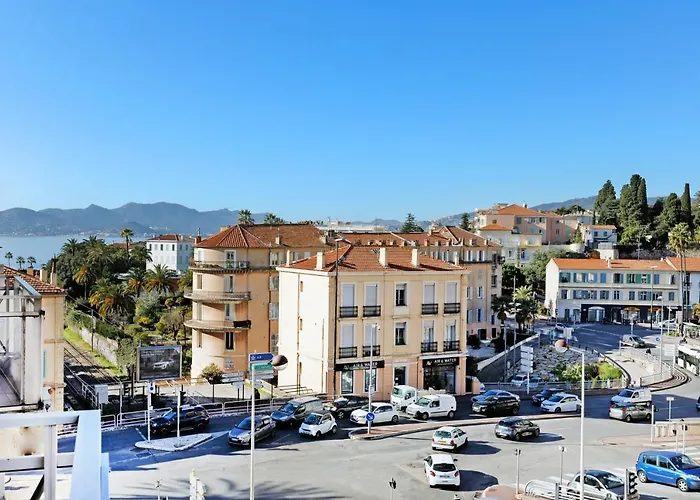 Colline Azur Yourhosthelper Cannes