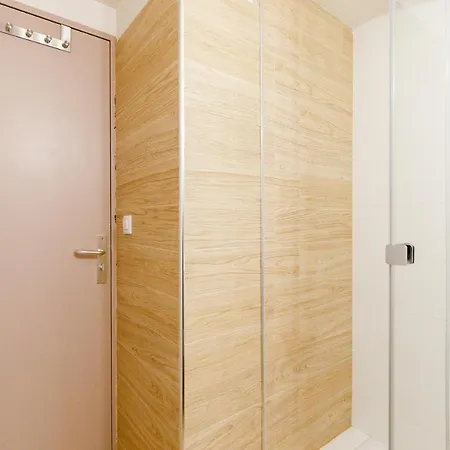 Colline Azur Yourhosthelper * 칸느